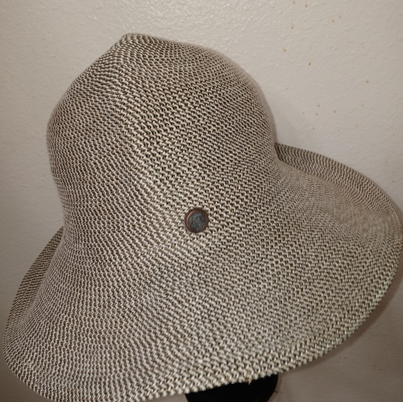 Eric Javits New York Women’s Woven Wide Brim Hat - Picture 2 of 12